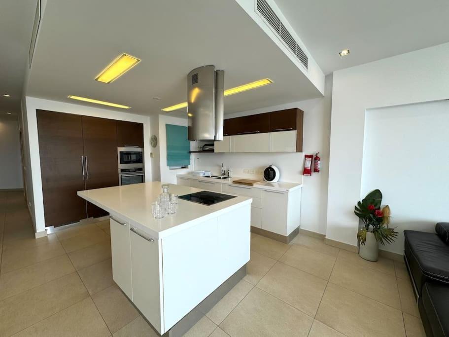 Penthouse -Centre Of Sliema - Best View In Malta Exterior photo