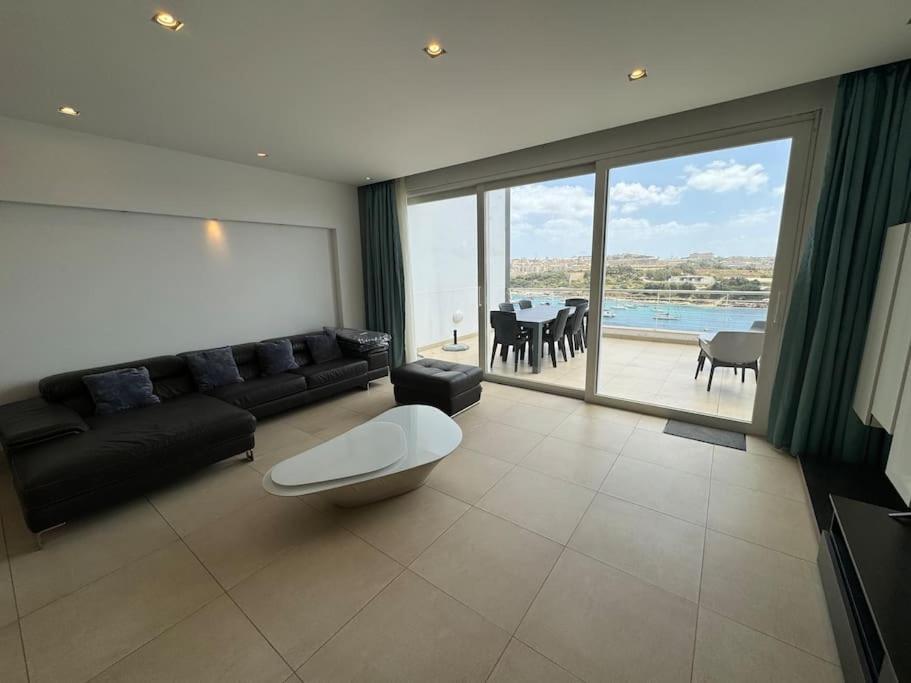 Penthouse -Centre Of Sliema - Best View In Malta Exterior photo