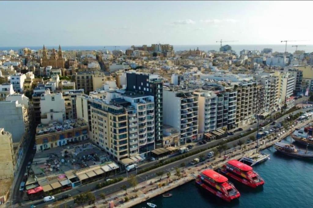 Penthouse -Centre Of Sliema - Best View In Malta Exterior photo